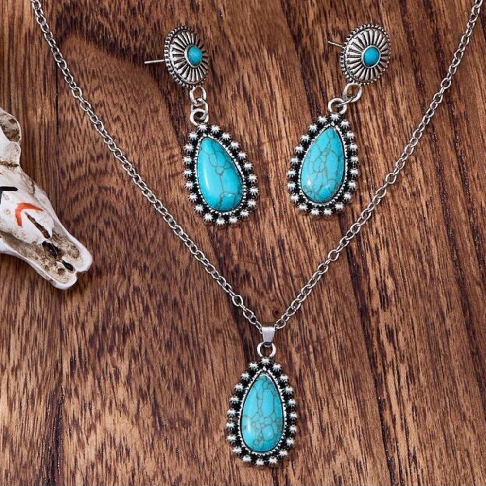 Silver-Tone Turquoise Teardrop Western Necklace & Earrings Set "NEW"